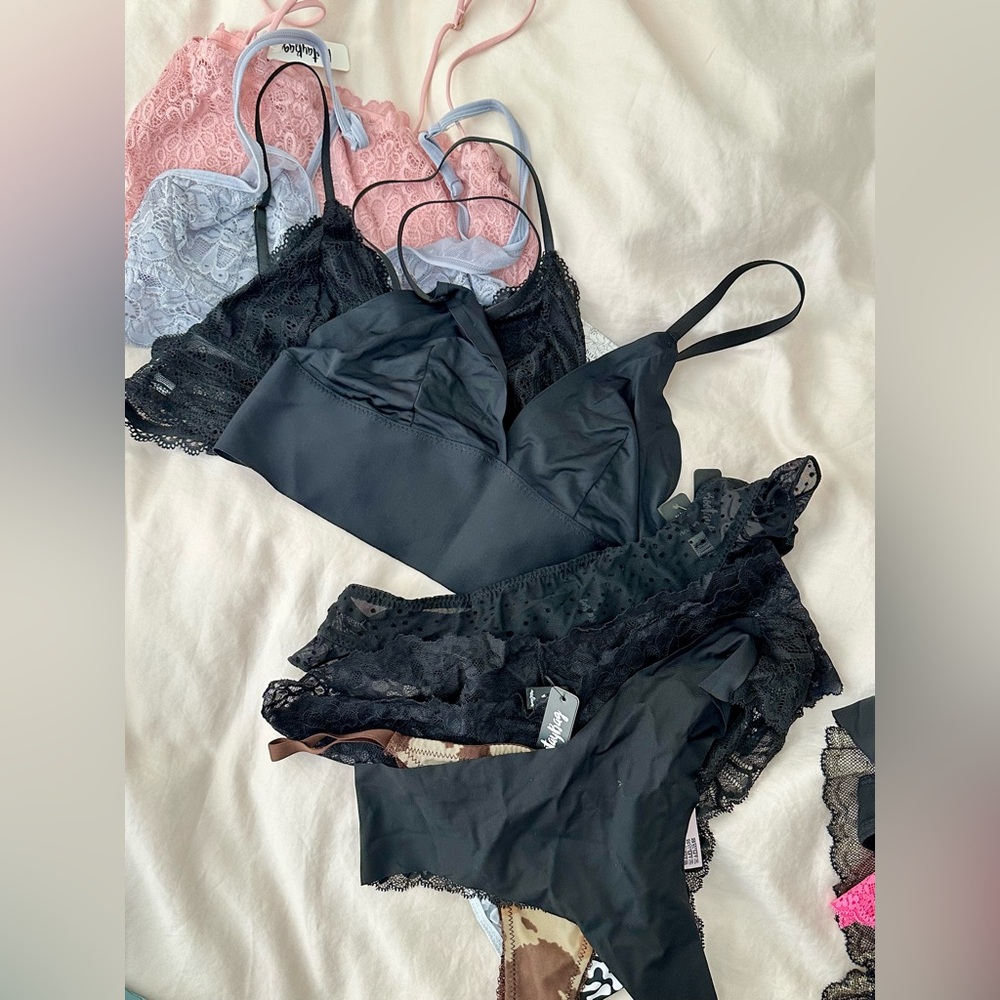 Bralettes + Panties Bundle! | Size M | Victoria’s Secret | Bootaybag
